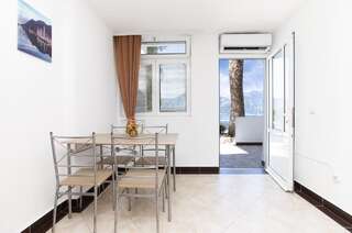 Апартаменты Apartments Villa Popovic Котор Апартаменты-студио с видом на море-10